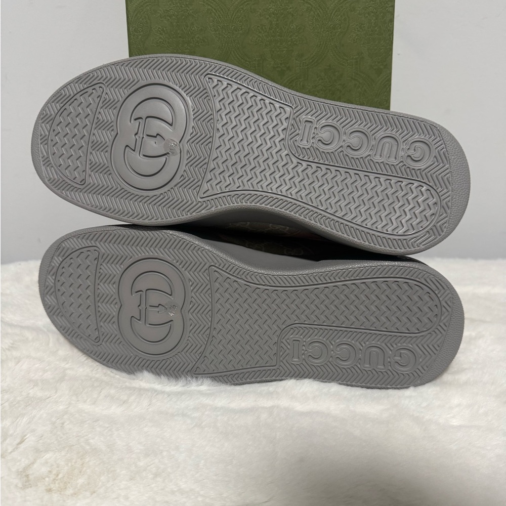 Gucci Women's Beige and Pink Logo Sneakers - Picture 4 of 5